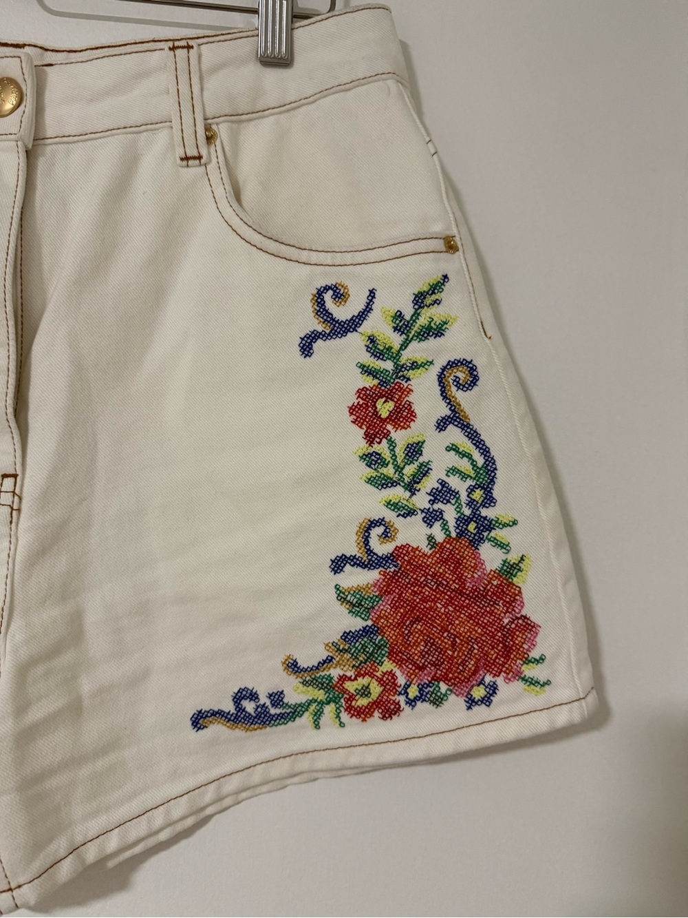 Farm Rio embroidered high rise shorts - Picture 2 of 6